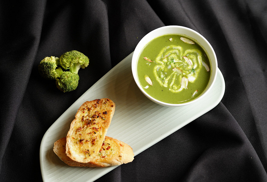 Vegan cream of broccoli