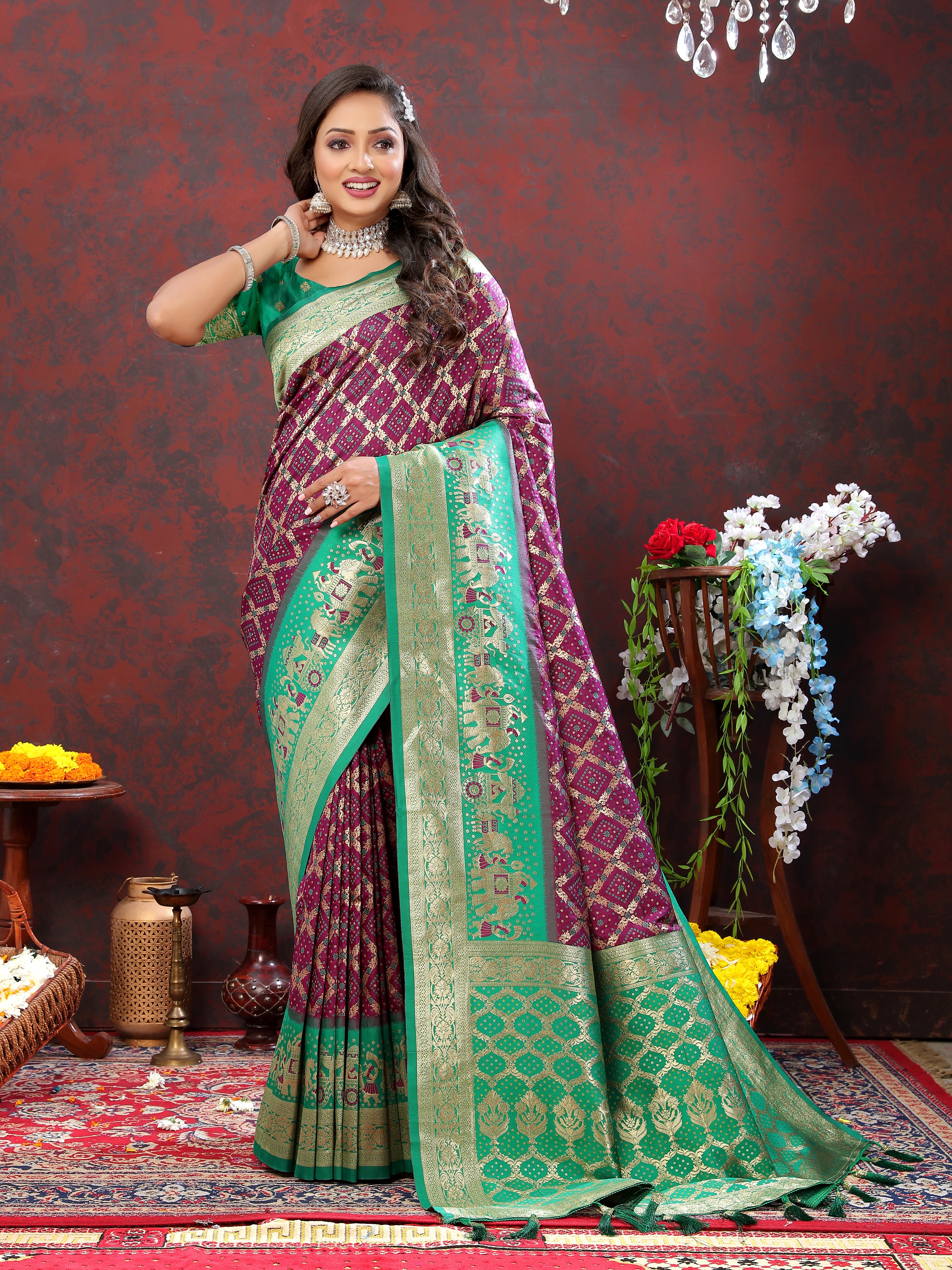 Yavira silk Women's Purple Handwoven Silk Saree view 2