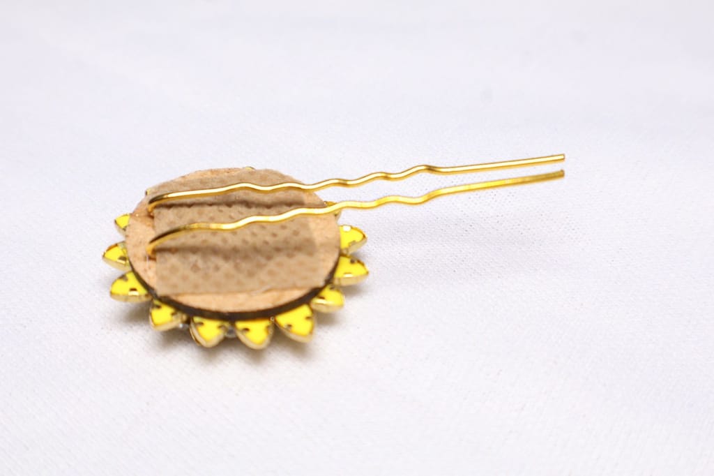 Floral Yellow Enamel Hair Pin with Stones – Elegant Hair Accessory view 2