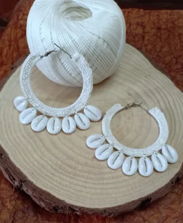 Crochet thread with kowari.