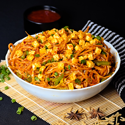 Paneer schezwan noodles