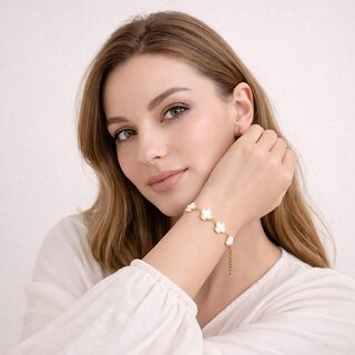 KIMTI 18k Gold Plated Clover Bracelet (White) view 2