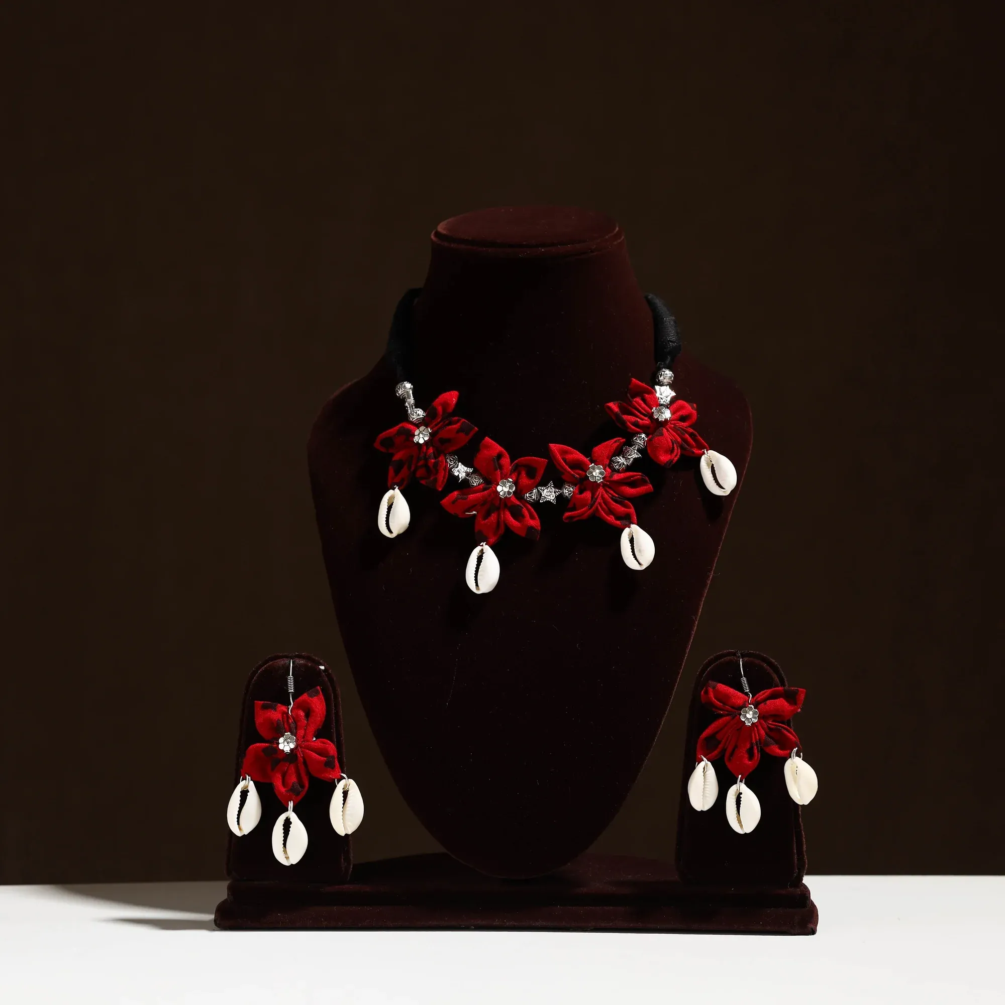 Red - Fabart Phool Kali Shell Choker Necklace Set 06
