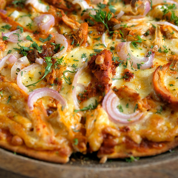 Butter chicken pizza