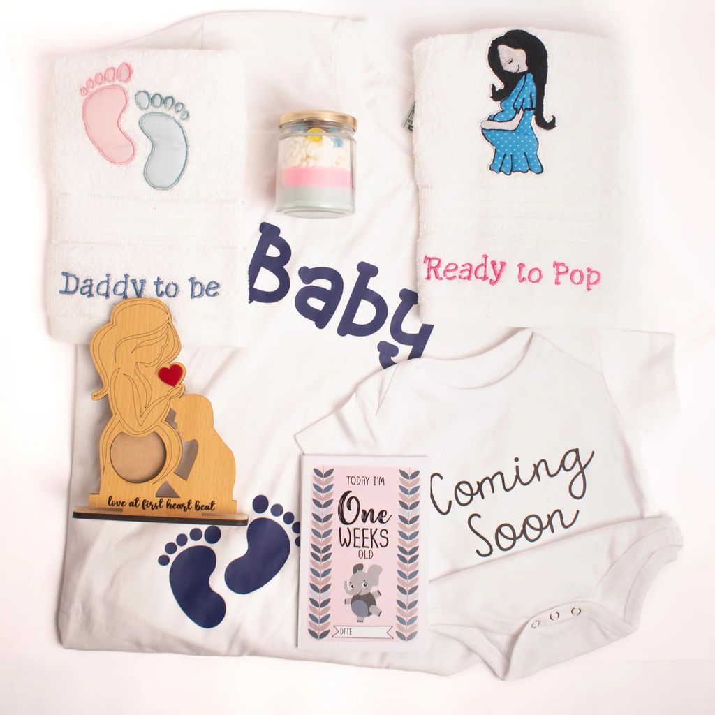 The Baby First Box Baby Shower Gift Hamper for Mom to Be -XXL Tshirt for Mom, Hand Towel for Mom & Dad, Baby Theme Candle, Love at First Sight Frame, Baby Romper(0-3 Months) in a Gift Box view 2