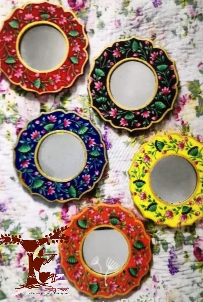 PAINTED WOODEN WALL MIRROR