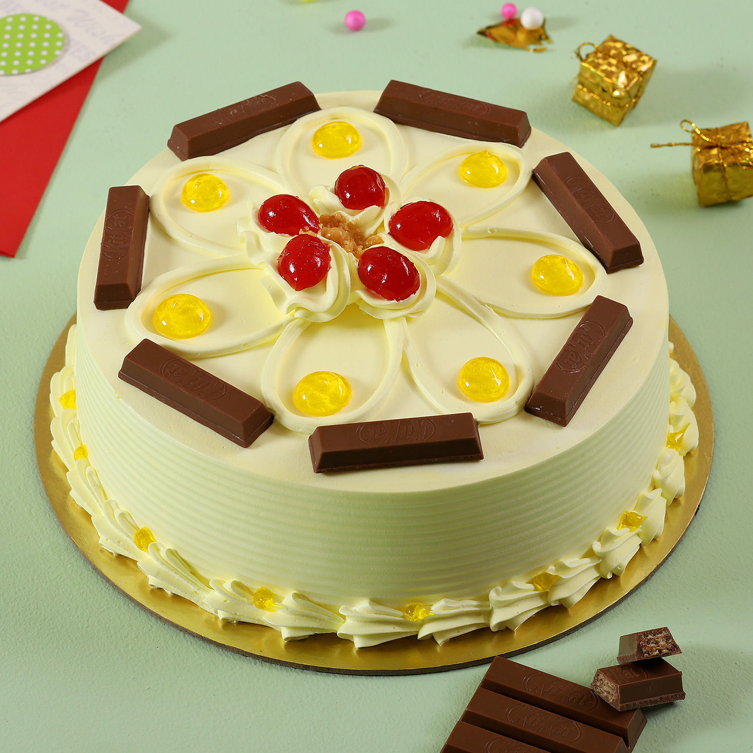 KitKat Butterscotch Cake Half Kg view 2