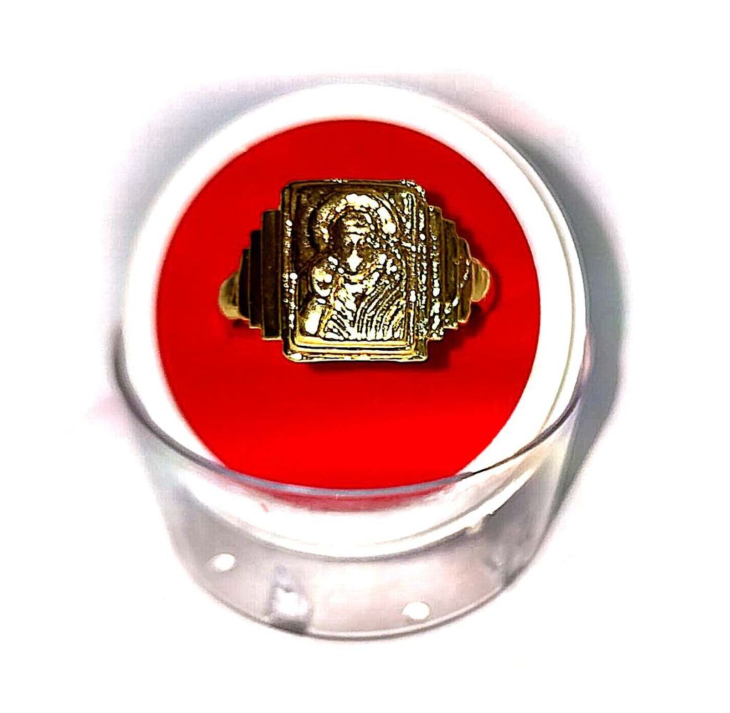 Men's and women's Gold Ring with Engraved Design view 2
