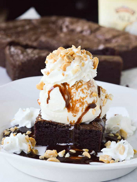 Brownie sundae