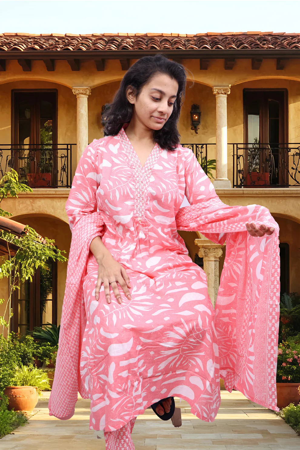 PickCell Printed Kurti with Pyajma and Dupatta view 2