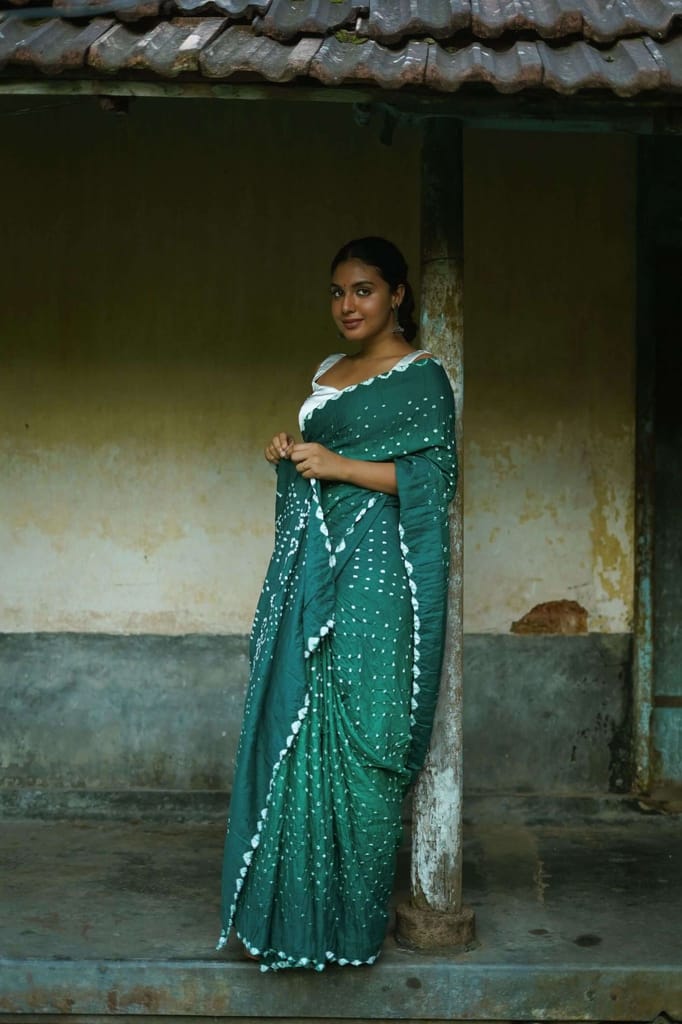 Boond - Bandhani green shaded Bandhani cotton saree view 2