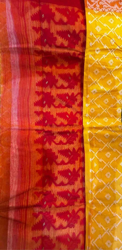 Cotton Jamdani Saree in Yellow view 2
