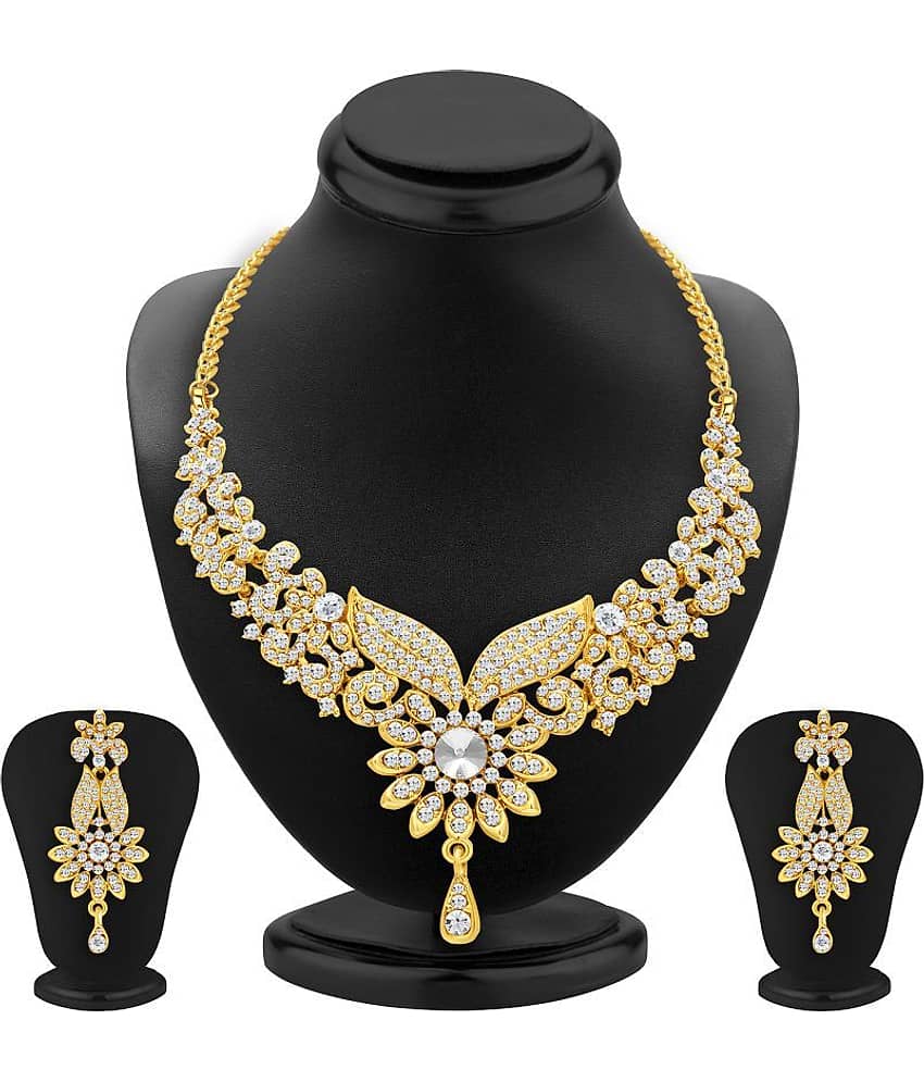 Sukkhi Alloy Golden Traditional Necklaces Set Choker view 2