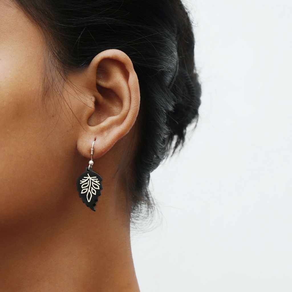 Bidri Work Ear Ring Round Tarkashi (1SMTEARKA00535) view 2