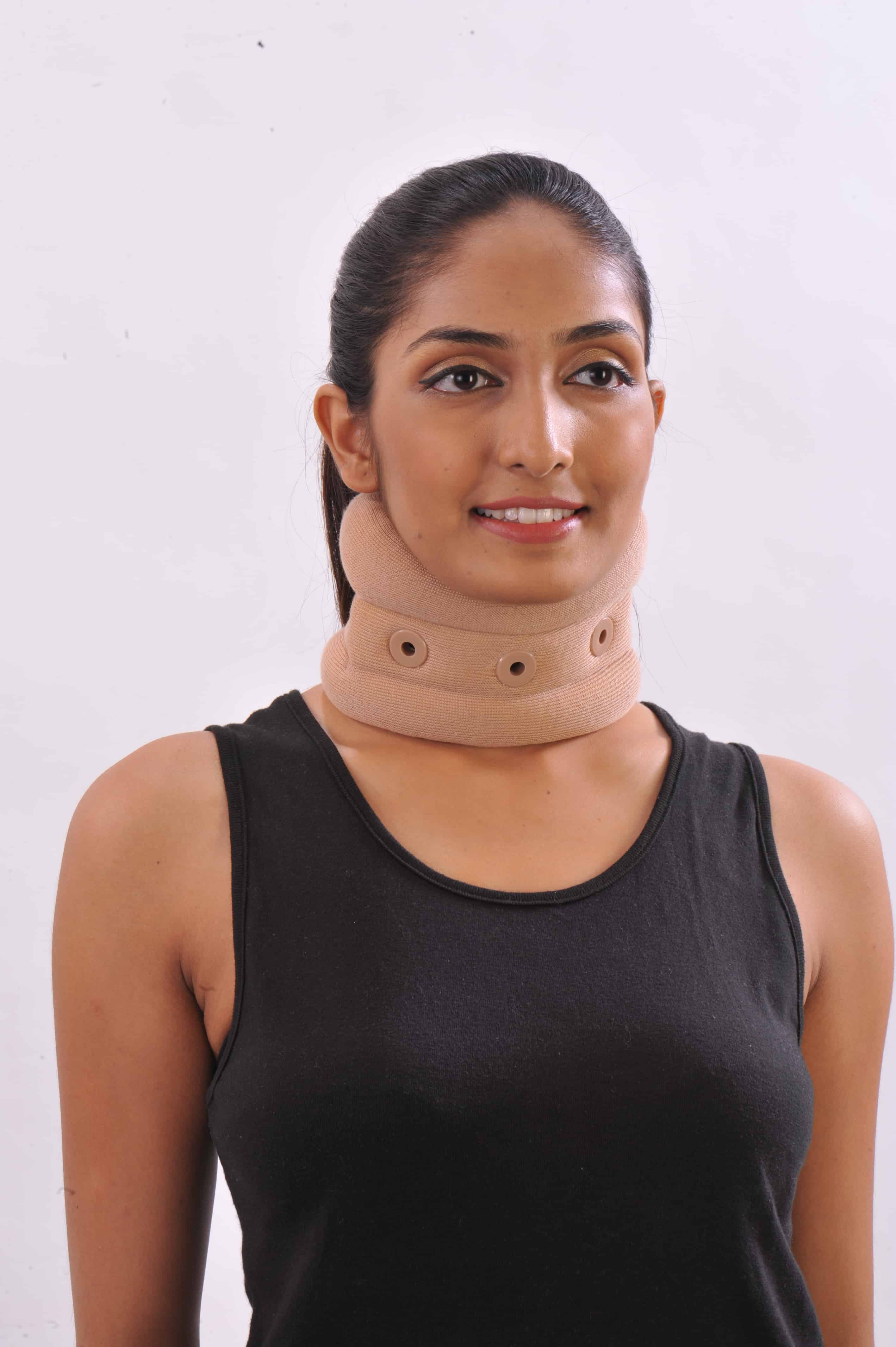 CERVICAL COLLAR (DELUXE) CA 4 SIZES - M