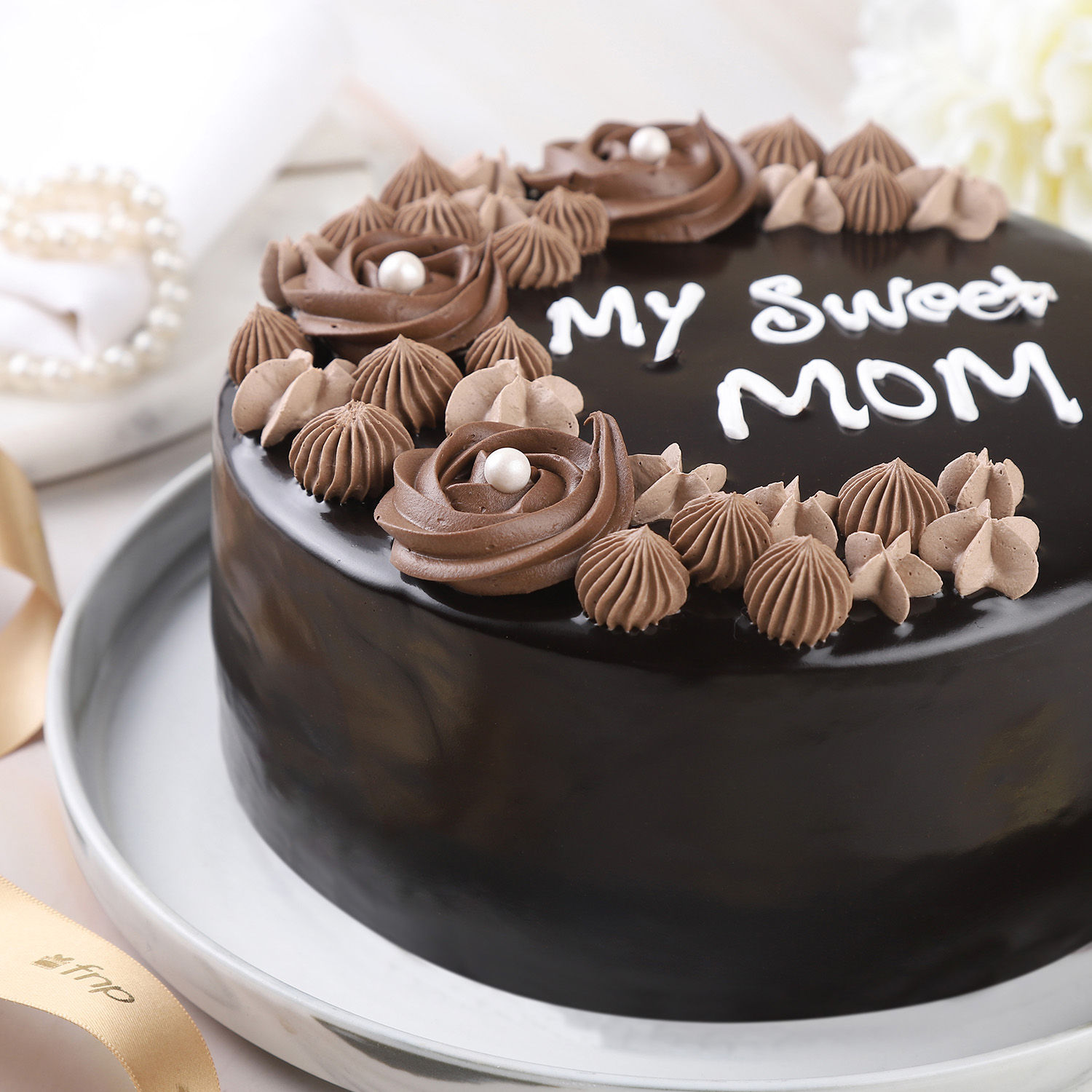 Sweetest Mom Cream Cake view 2