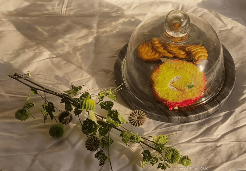 KIKI DECOR Marble Dome Dessert Platter with Glass Cover view 2