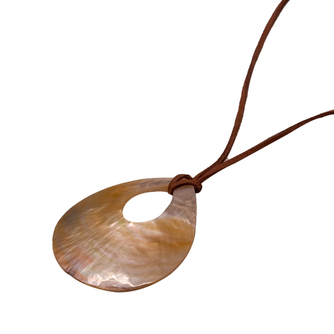 Mother of pearl plain drop pendant view 2