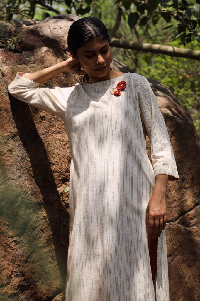 Arka Cotton Off-White Three Quarter Sleeve Straight Kurta view 2