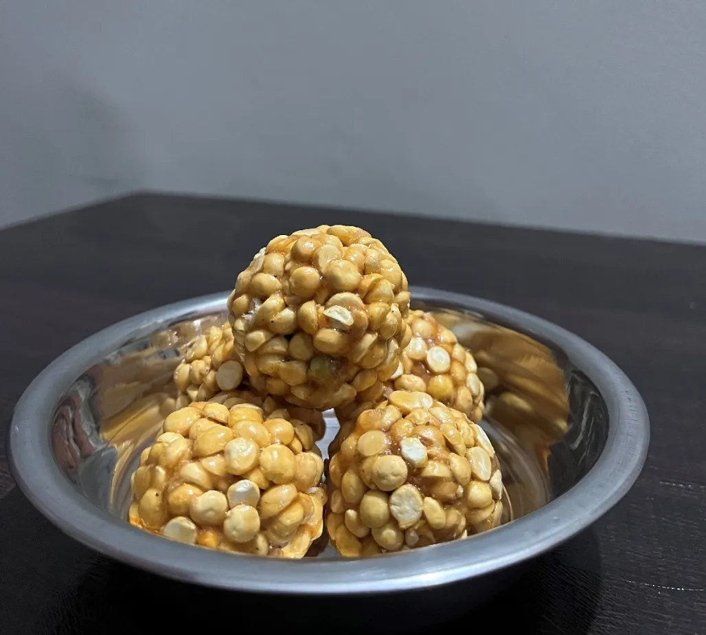 Roasted gram laddu