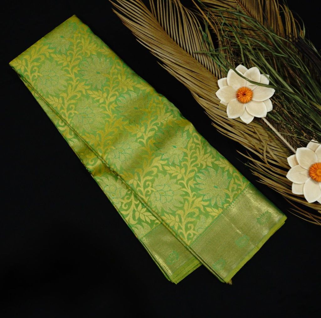 Sheen Green Jacquard Bridal Kanchipuram Pure Zari Silk Saree view 2