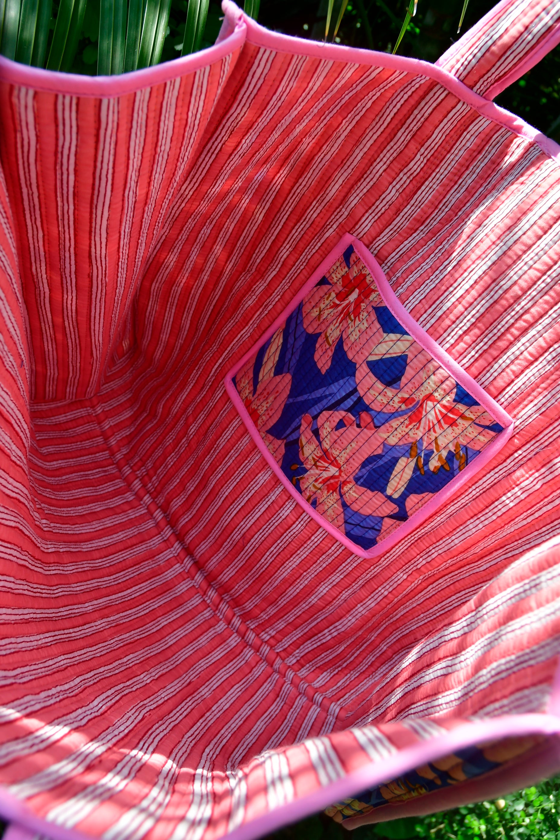 Pink Lily Tote Bag: Hand-Blocked Summer Comfort view 2