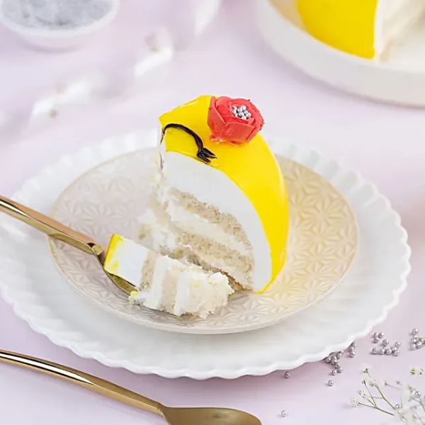 Happy Emoji Pineapple Cake 1 Kg view 2