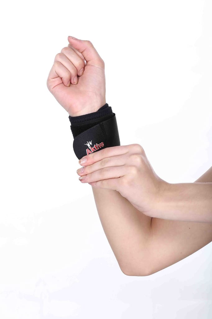 Aktive Support 533 Wrist Support - Free Size (Black) view 2
