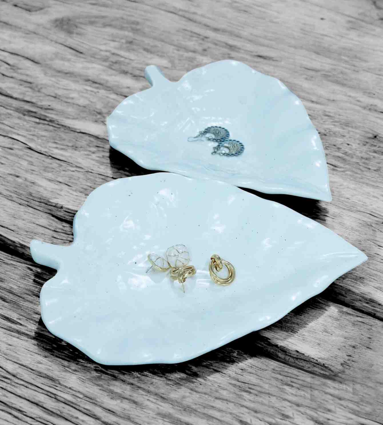 Ceramic White Leaf Shaped Serving Tray - Pack of 1 view 2