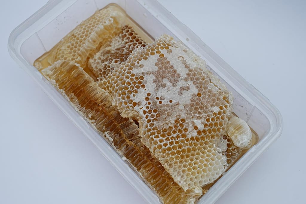 Raw Natural Honey Comb - 1 Kg view 2