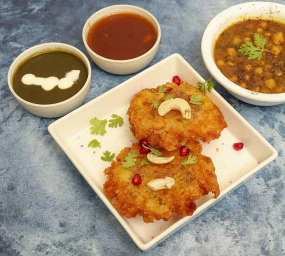 Aloo Tikki With Chole (Fried In Olive Oil)