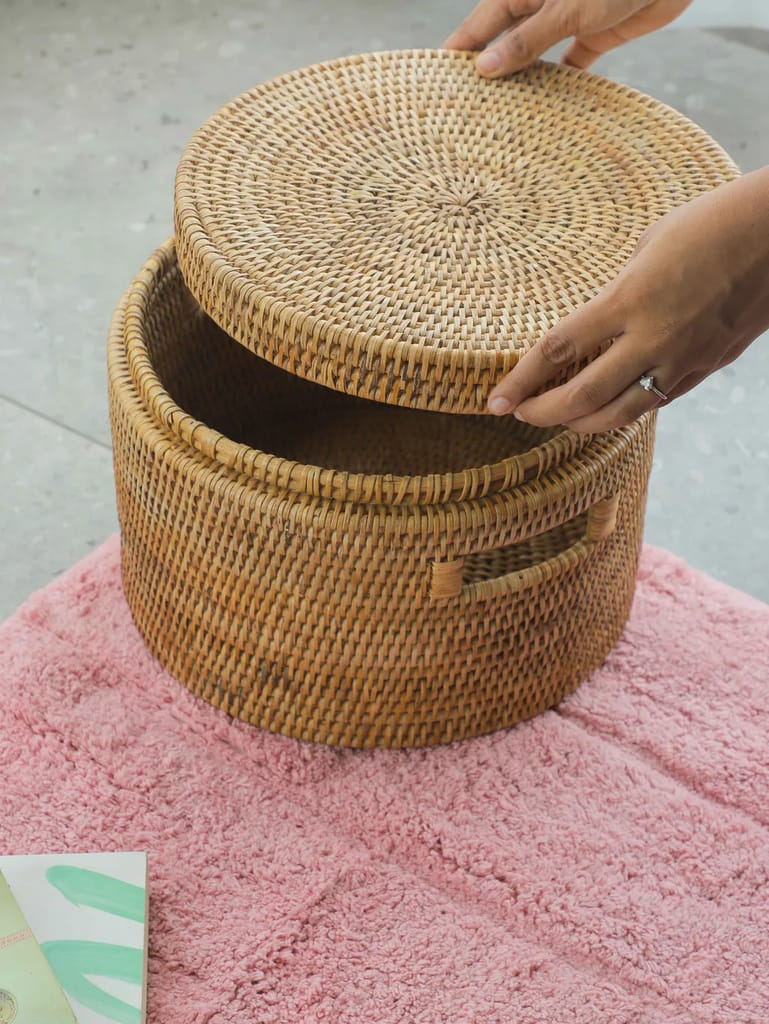 Rattan Round Family Storage Box with Lid (S) view 2