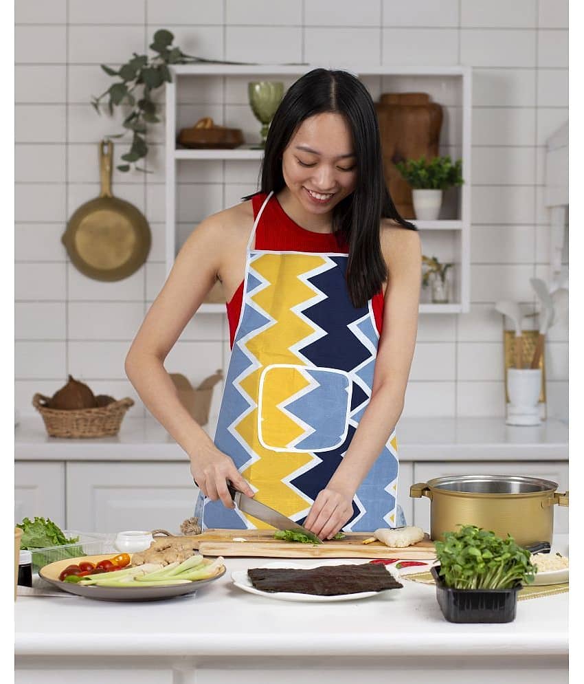 Aazeem Others Printed Kitchen Apron with 1 Center Pocket ( Pack of 2 ) view 2