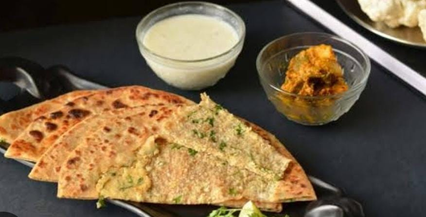Gobhi paratha(2pcs) with curd & pickle