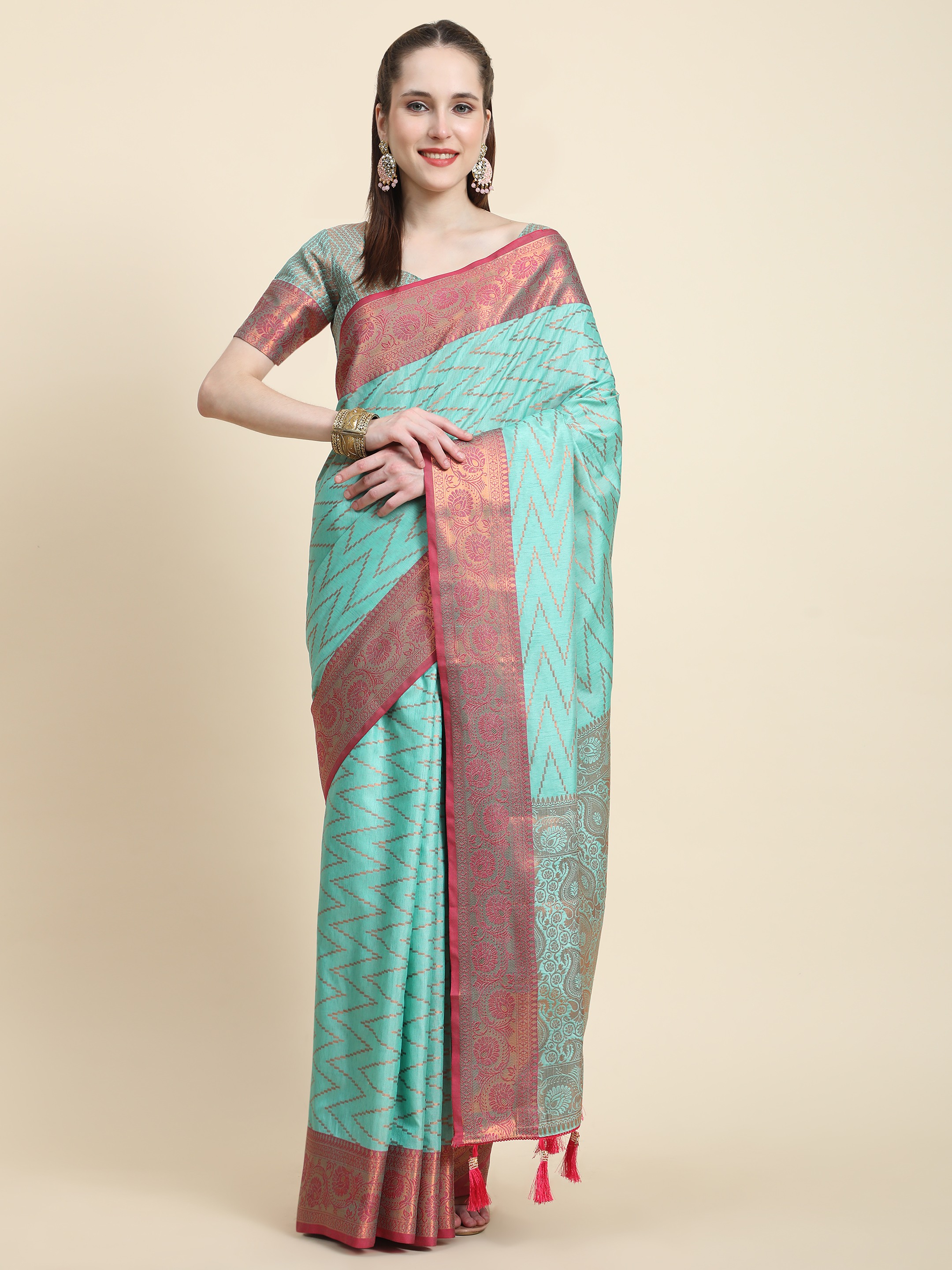 Yavira silk Women's Blue Handwoven Jacquard Saree view 2