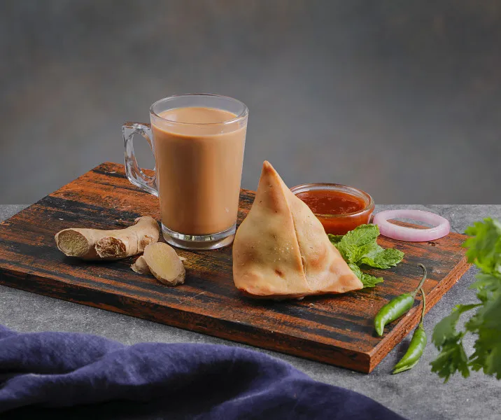 Ginger Chai + Punjabi Aloo Samosa (1 Pc)
