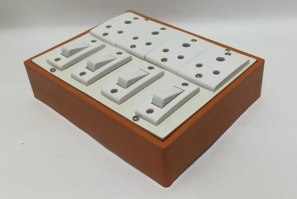 6A 4 Sockets (3 Pin Socket) & 4 Switch (Square) Extension Box with 16A Plug & 25m Wire view 2