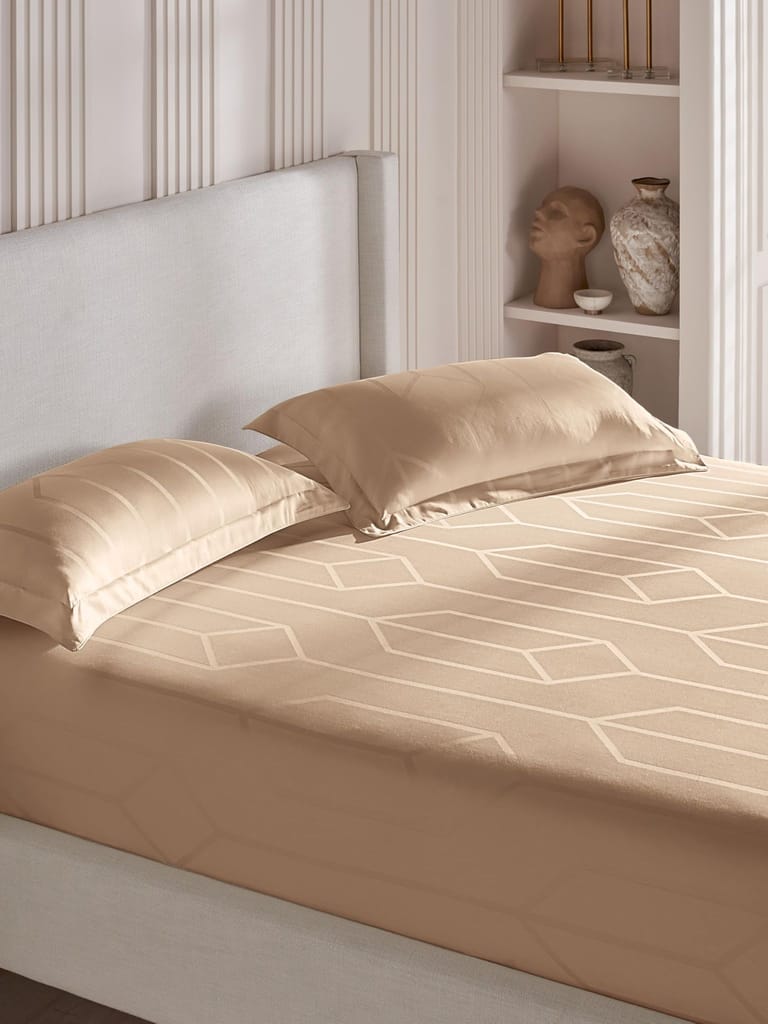 DDECOR - Jacquard Collection 100% Cotton Contemporary Pattern 300TC Super King |274 CM X 274 CM| Beige view 2