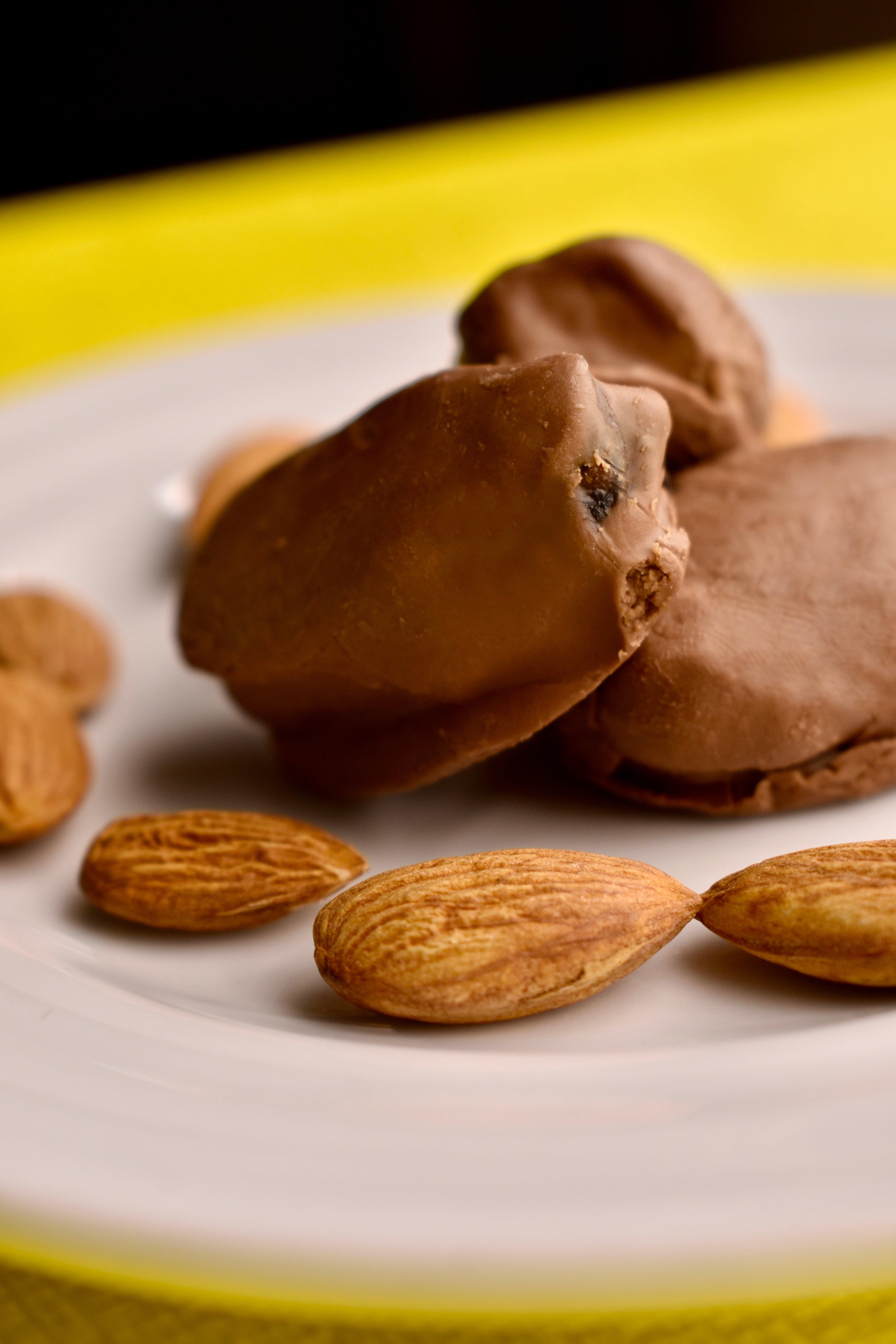 Almond Chocolate Dates (6 pcs) view 2