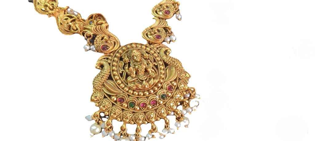 Jewellery set with Lakshmi pendant view 2