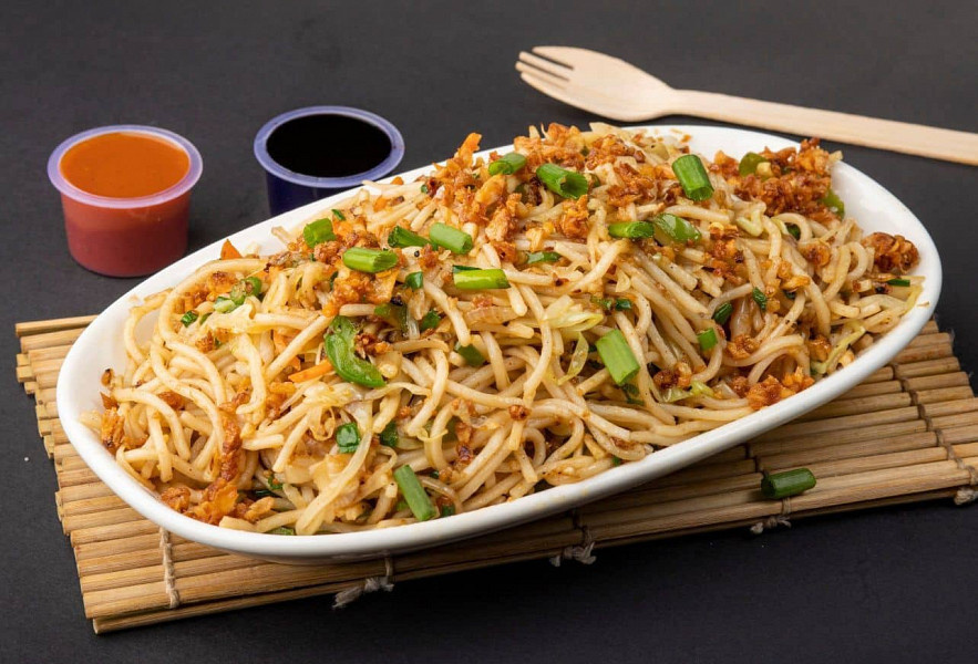 Burnt garlic noodles