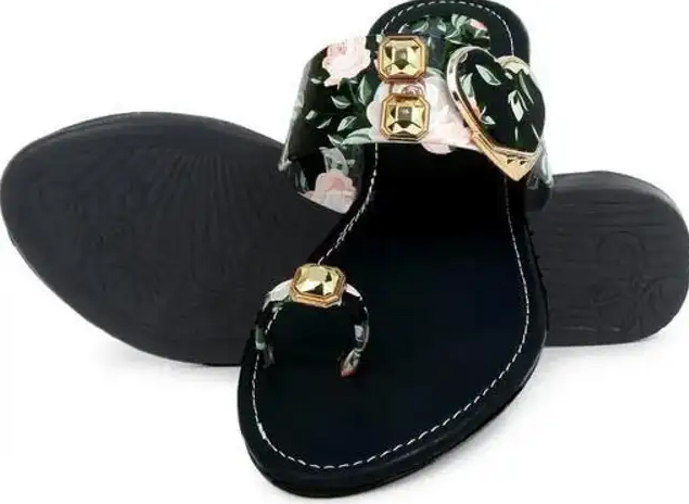 BLACK HEART BUCKEL view 2