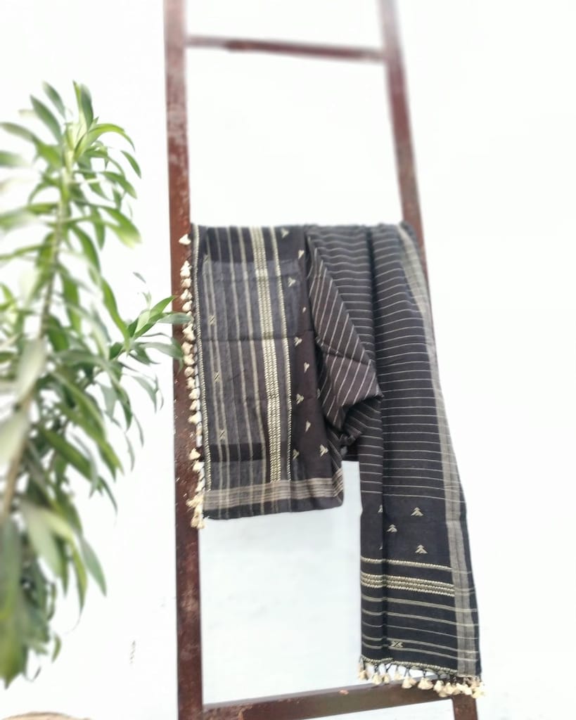 Black-White Bhujodi Handloom Cotton Stole view 2