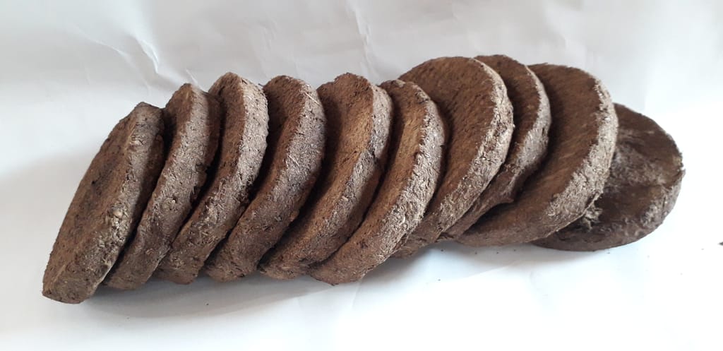 Natural & Organic 100% Cow Dung Dhoop Cakes/Kande/Upale (63 Pcs) |Air Purifier Cakes|Oud & Amber & Rose Incense Cakes-No Carbon Emission| Gobar Cakes For Pooja & Havan view 2