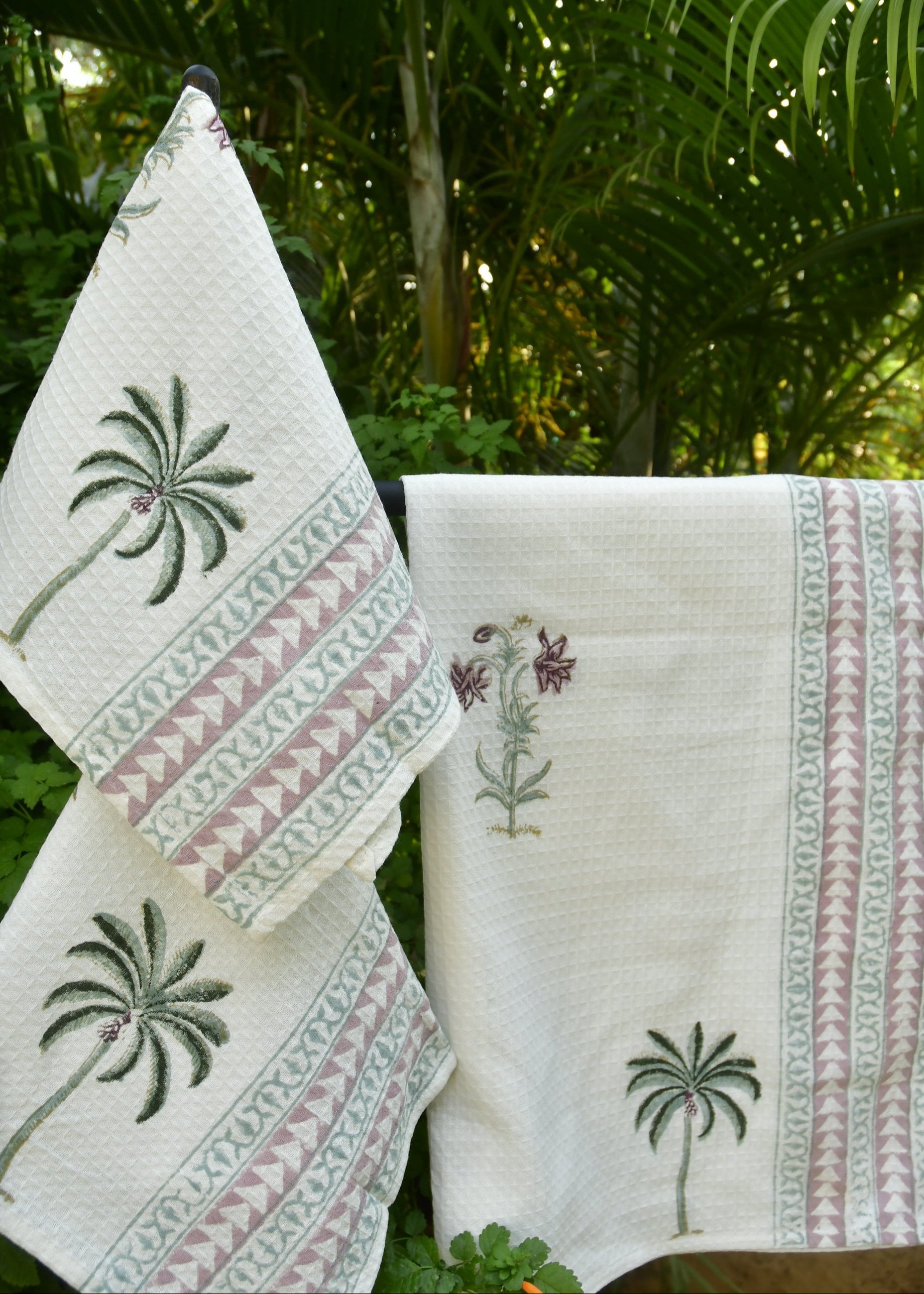Palm Flower Bath & Hand Towel Set : Luxurious softness view 2