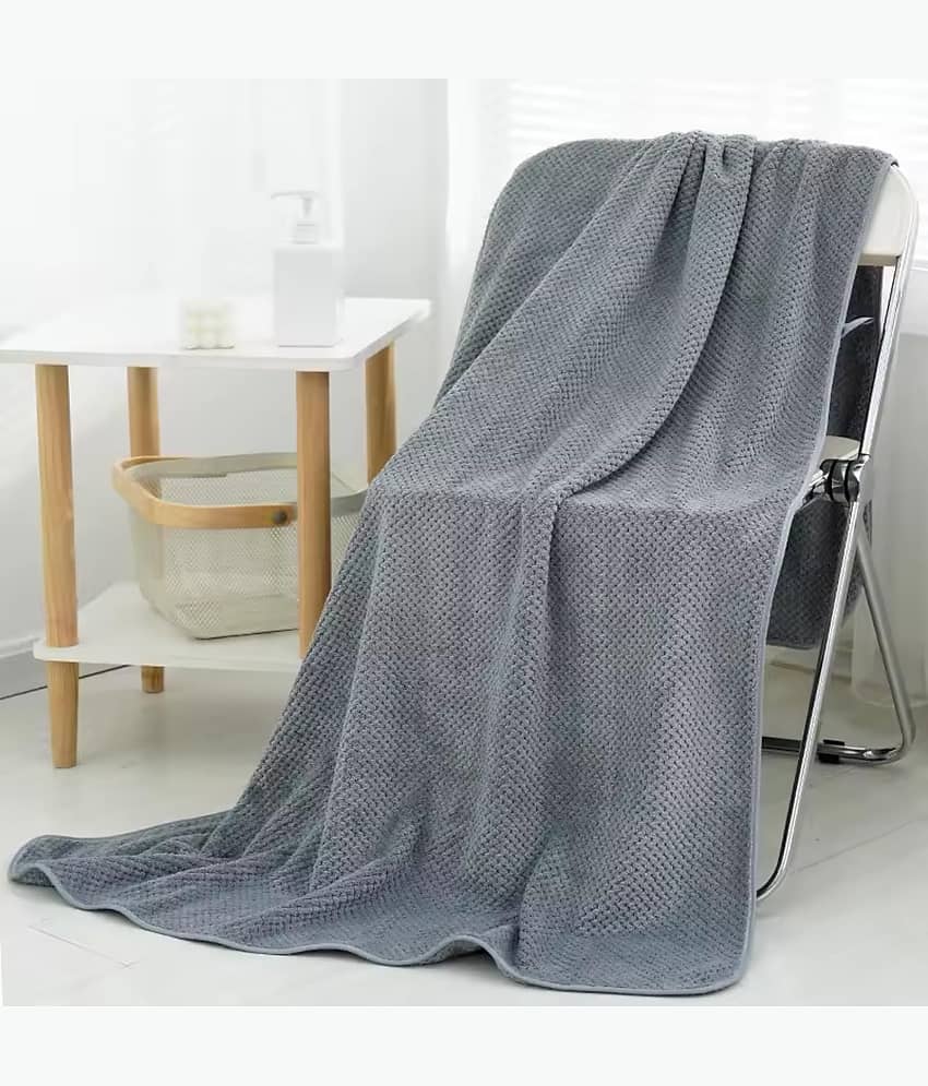 BLUE HOME AND KITCHEN Pack of 1 Microfibre Below 300 -GSM Bath Towel ( Light Grey ) view 2