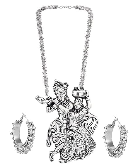 Necklace view 2