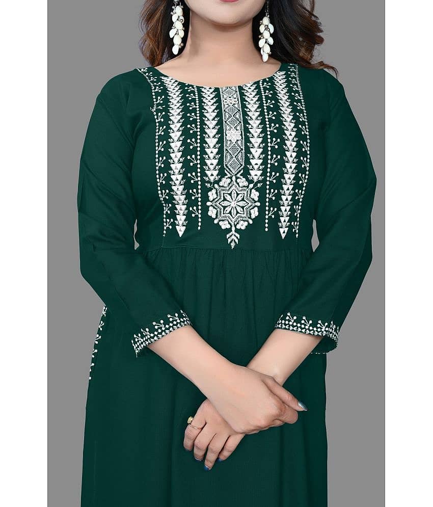 haya fashion - Green Rayon Women's Straight Kurti ( Pack of 1 ) view 2
