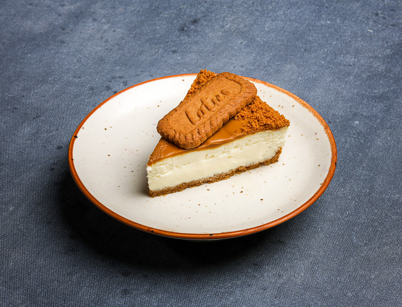 Lotus biscoff baked cheesecake slice