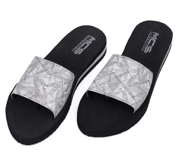 Women-Slippers & Flip Flops view 2